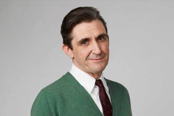 Dr. Patrick Turner dans Call the Midwife