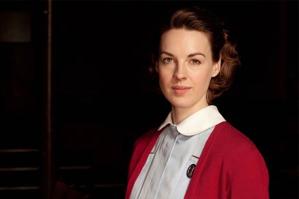 Jennifer Worth dans Call the Midwife