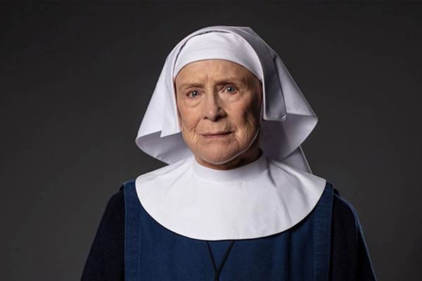 Sister Monica Joan dans Call the Midwife