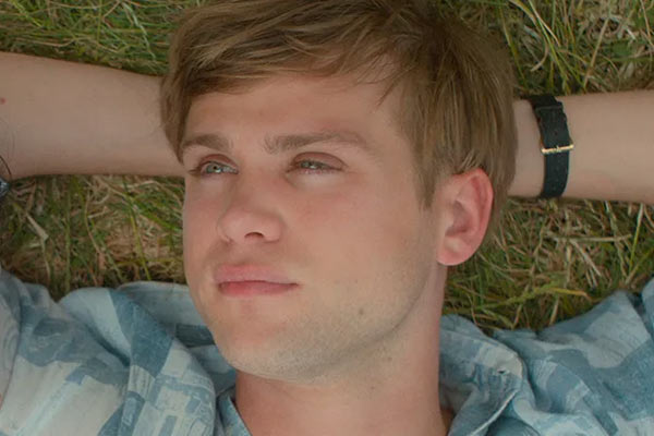 Dexter Mayhew dans One Day