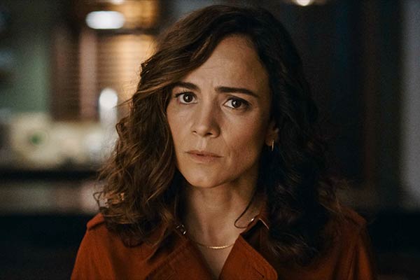 Amanda Lucas in Dark Matter