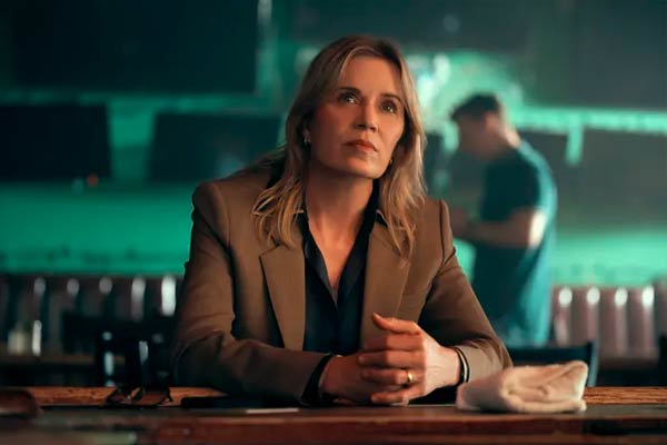 Detective Nancy Guidry dans The Better Sister