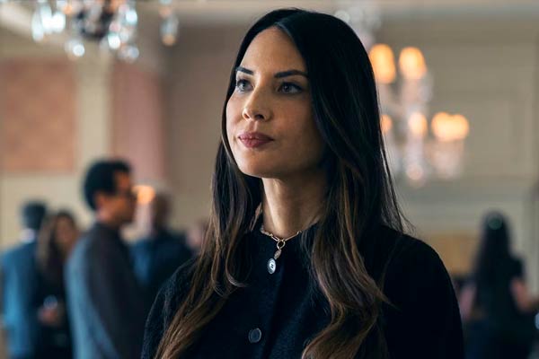 Samantha Levitt in Your Friends and Neighbors