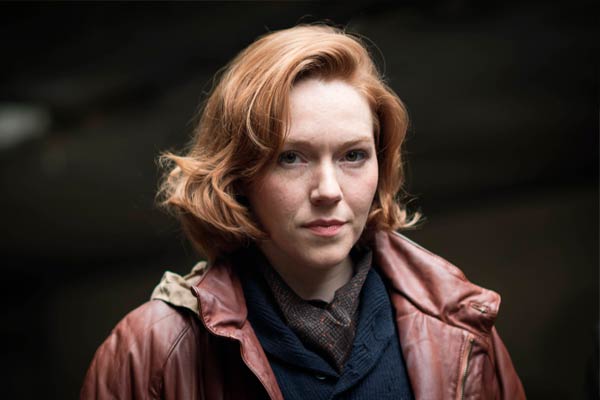 Nicki Jennings en The Gold