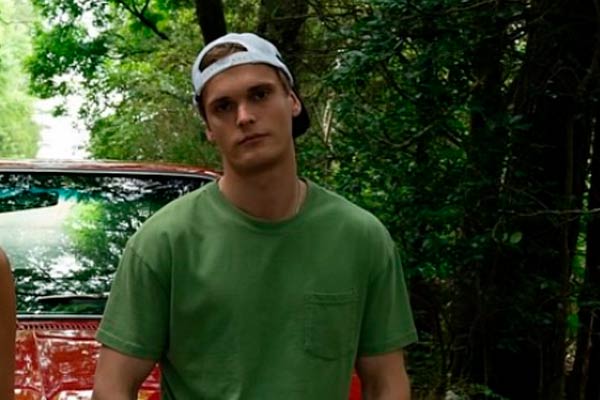 Brad aus The Hunting Wives