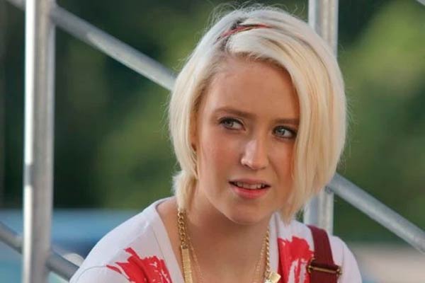 Naomi in Skins