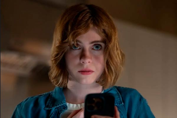 Natalie Trosper dans The Chair Company