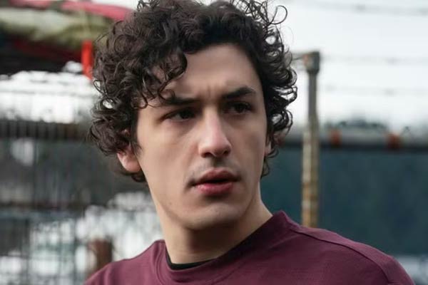 Seth Trosper dans The Chair Company