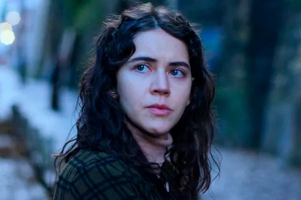 Valeria em No One Saw Us Leave