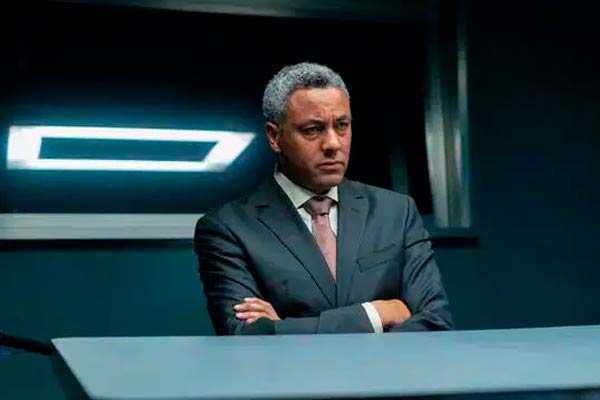 Agent Crown in Absentia