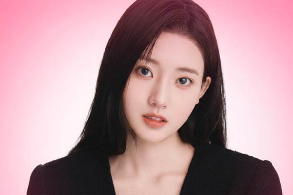 Woo Hyo Eun in The Art of Sarah