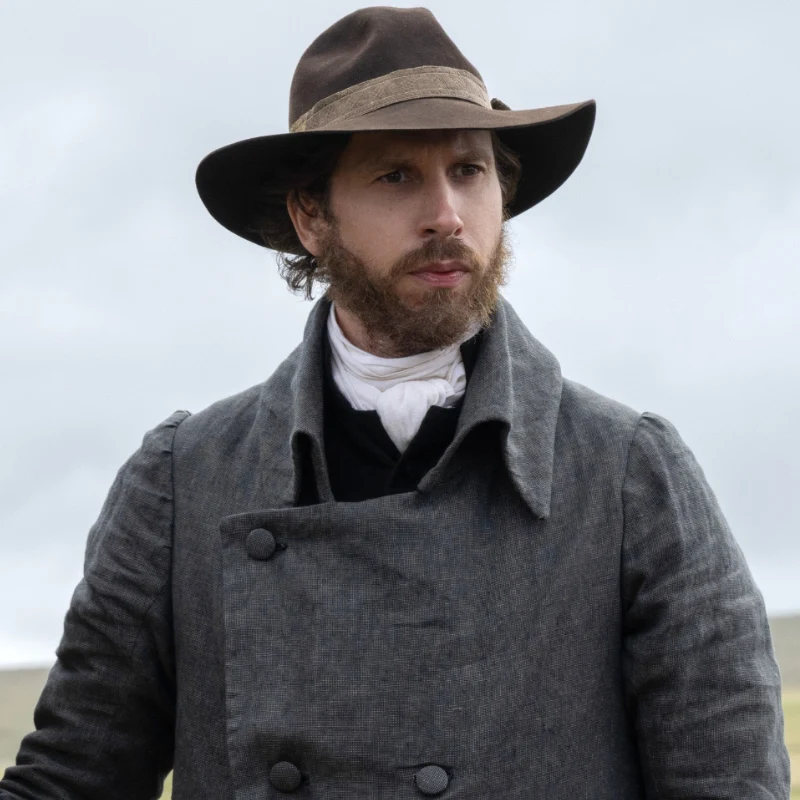 Herbert Nordrum como Colonel Brandon em Razão e Sensibilidade