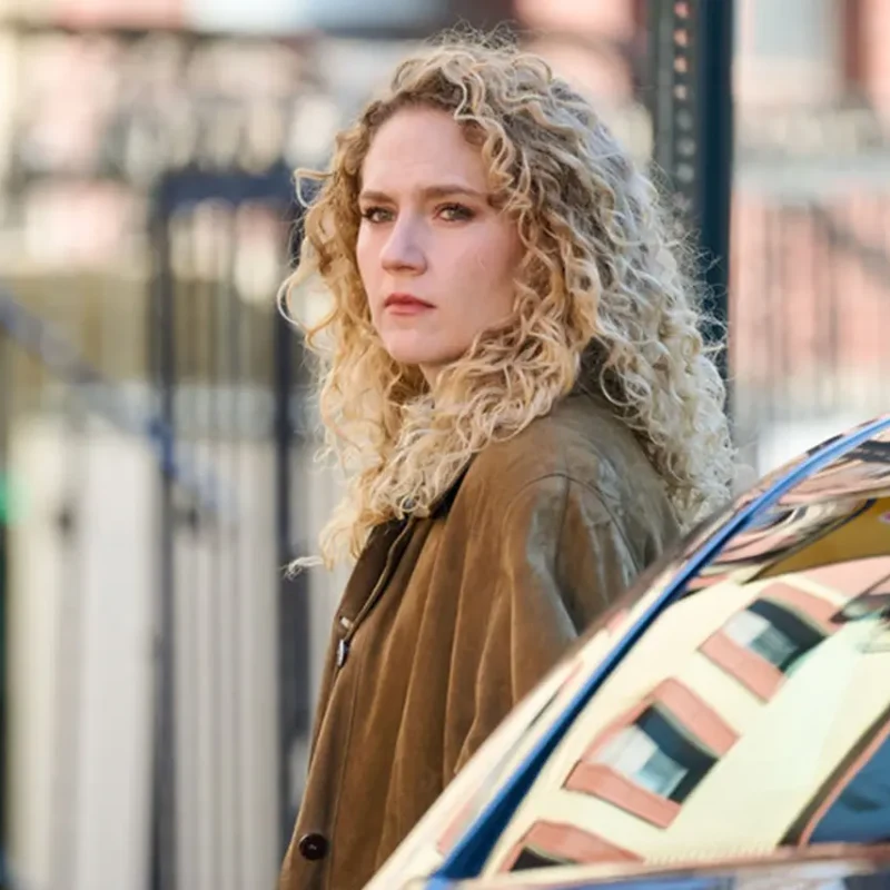 Kat Cunning como Clare Hollingsworth em Line of Fire