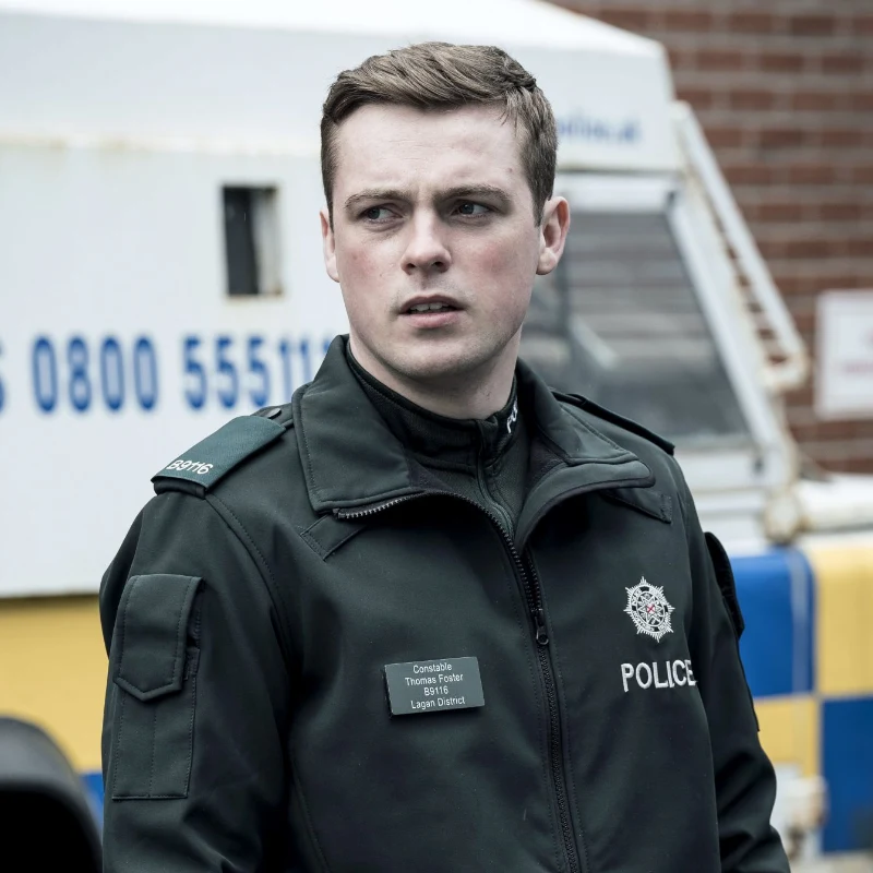 Nathan Braniff como Tommy Foster em Blue Lights