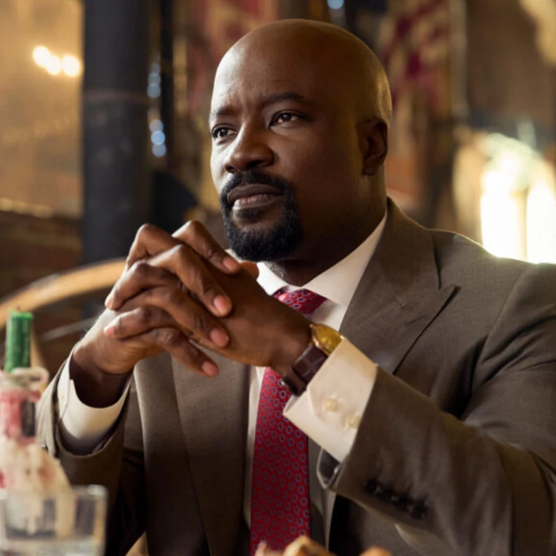 Mike Colter dans le rôle de Michael Price dans Cupertino