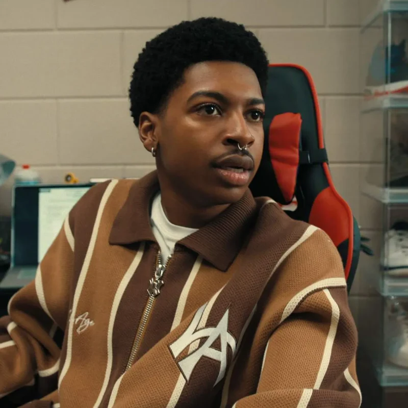 Jordan Aaron Hall como Amir Rodale en Un mundo diferente