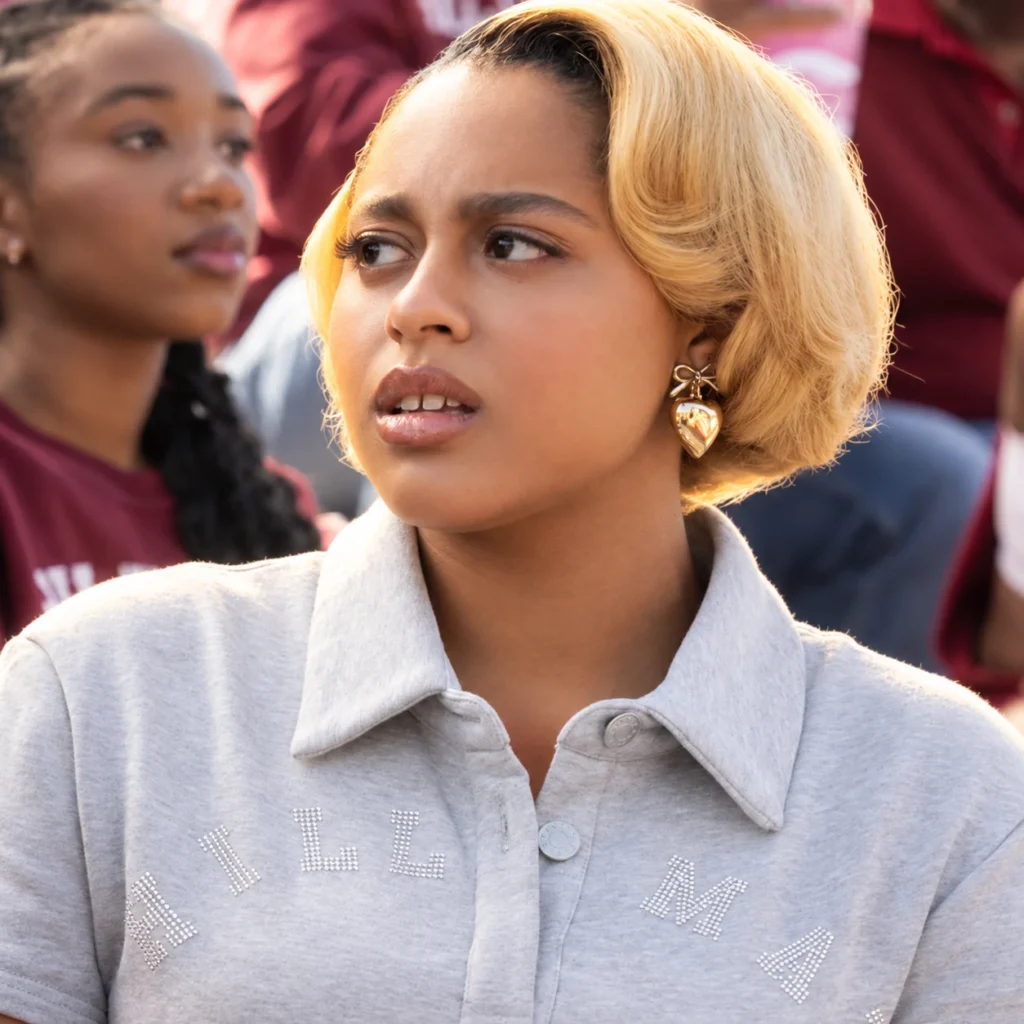 Kennedi Reece como Hazel Henry en Un mundo diferente