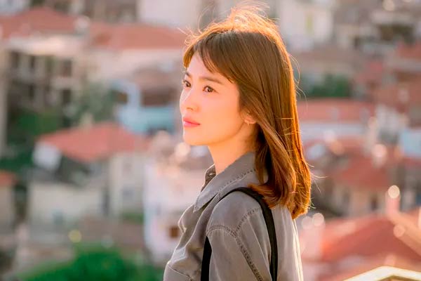 Kang Mo Yeon in Descendants of the Sun