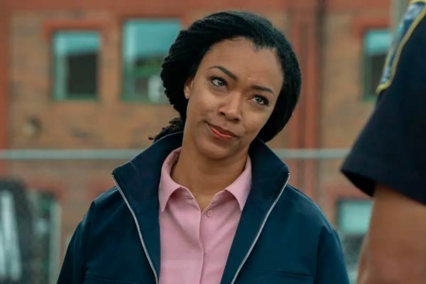 Lena Silver dans Boston Blue