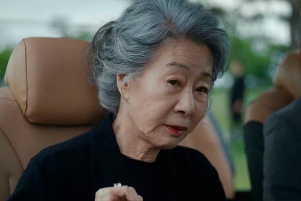 Chairwoman Park dans Beef Season 2
