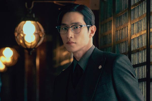 Min Jeong-woo aus Perfect Crown