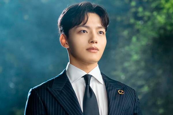 Goo Chan Sung in Hotel del Luna