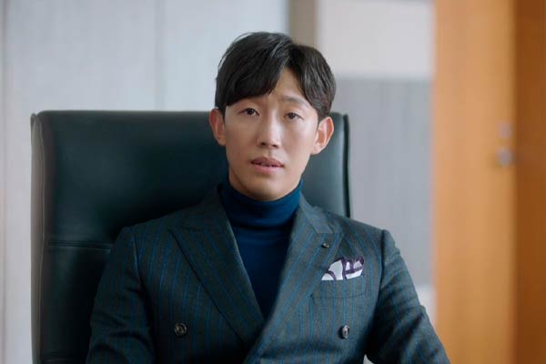Hwang Yoo-cheol in I’m Not a Robot