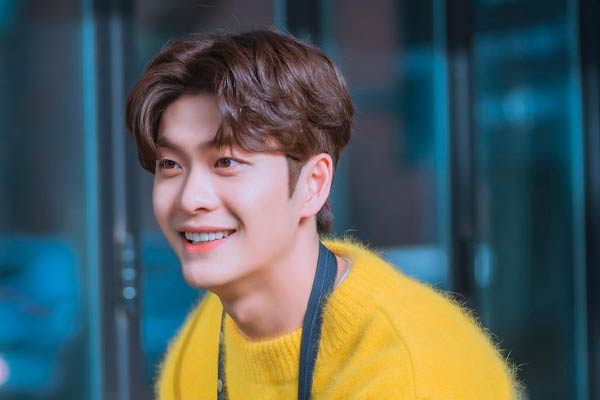 Lee Hyeon Gyu in Doom at Your Service