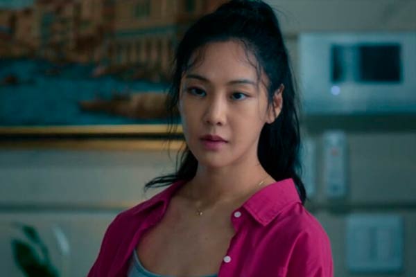 Ahn Eun-joo in Notes from the Last Row
