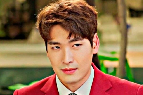 Im Woo-sik in Oh My Venus