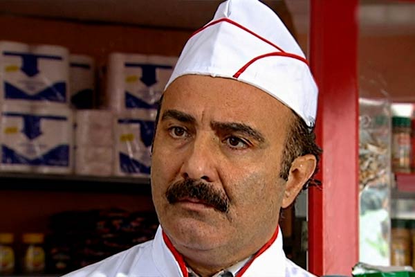 Erdal Bakkal in Leyla and Mecnun