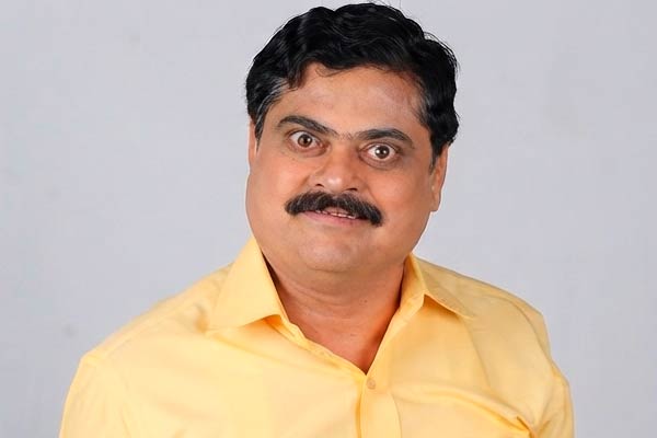 Manager Saathe in Pritam Pedro