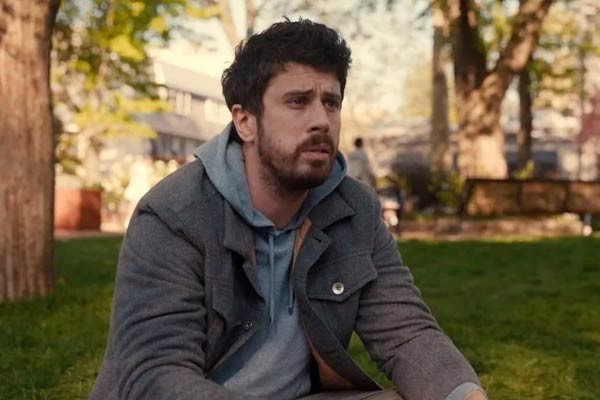 Sean Turner in Servant