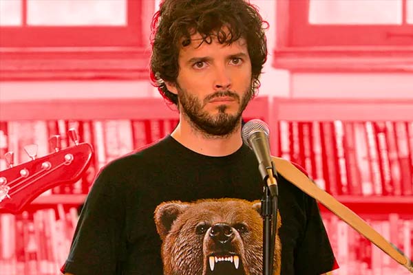 Bret in Flight of the Conchords