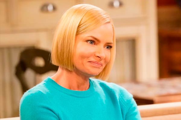 Jill Kendall in Mom