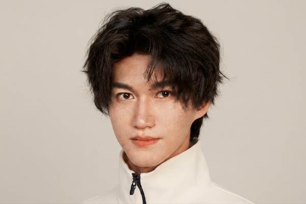 Qi Hao Yu in A Winter Sun Wakes the Wind in Spring Hills' Dream