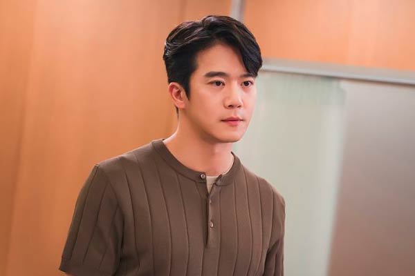 Kim Mu Jin in Love on the Menu