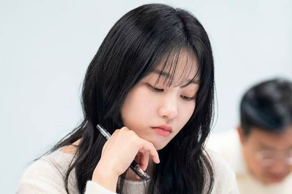 Kang Ha Ri aus The Apartment Job