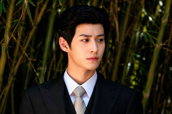 Li Bo Ze in Overdo