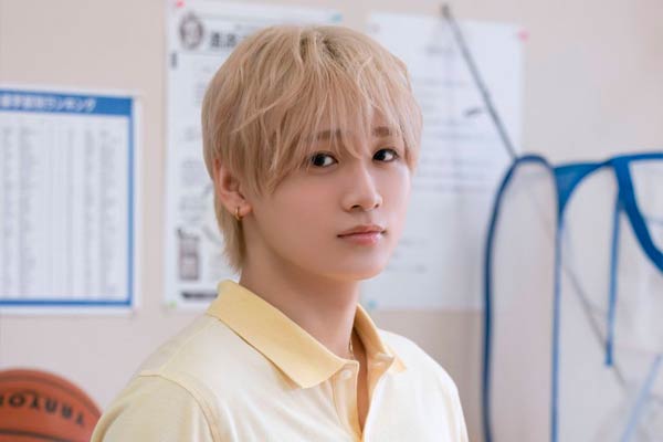 Saeki Yuma in Popular Serizawa Acts Weird around Me