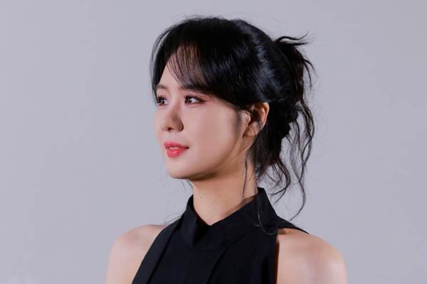 Lu Mi dans The Early Spring