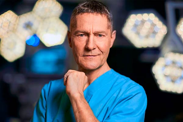 Dr. Rolf Kaminski dans In All Friendship