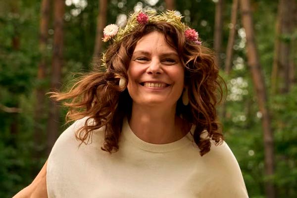 Hanneke in The Perfect Lie